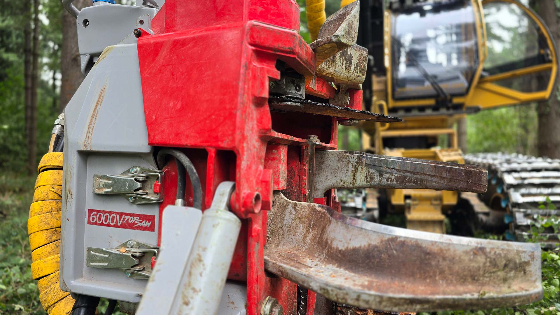 Close-up of a Log Max 6000V Top Saw